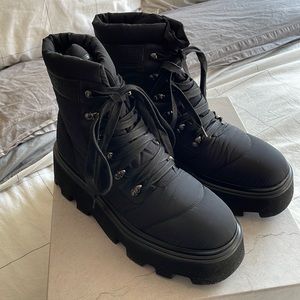 Black Elena Iachi Size 9 Women’s Boots